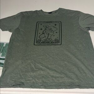 Gildan Large Green Short Sleeve Graphic The Vet Assistant Tarot Card T Short